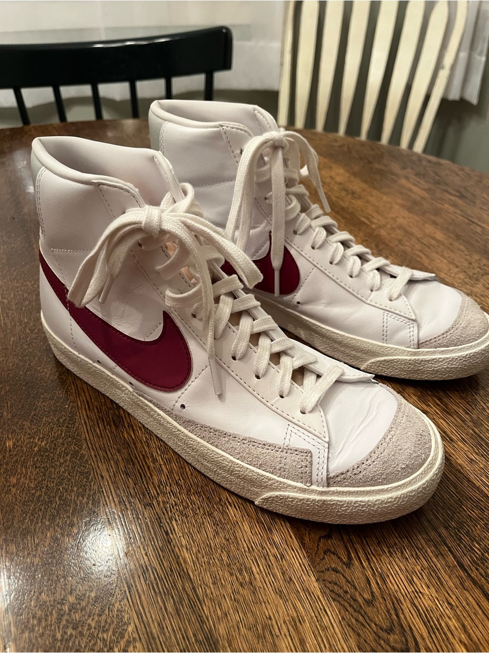 Nike Women’s High-Top Sneakers in White with Burgundy Swoosh size 8